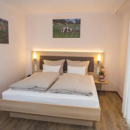 Leidringer Gaestehaus Gmbh بيت ضيافة Rosenfeld